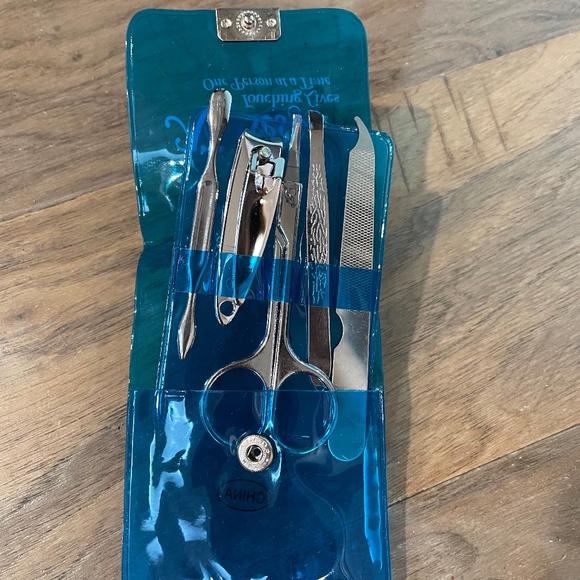 New Nurse-Themed Nail Manicure Travel Kit - Picture 9 of 10